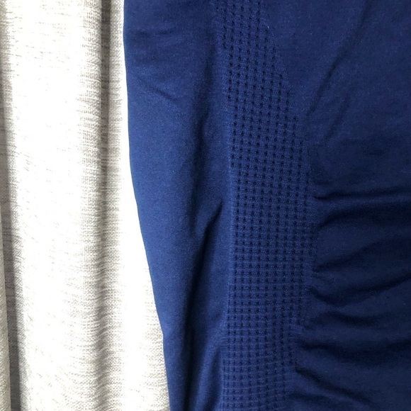 Athleta Blue Short Sleeve Rouched Compression Athletic Top Size Extra Small - Picture 6 of 11